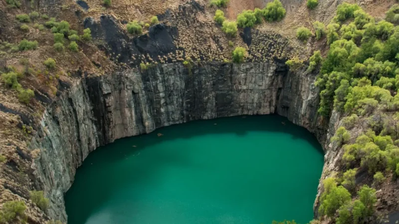 The_Big_Hole_тАУ_World-famous_diamond_mine_03