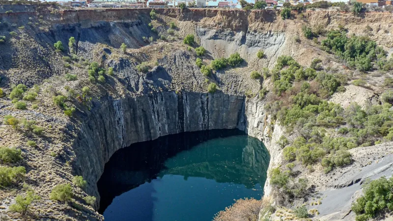 The_Big_Hole_тАУ_World-famous_diamond_mine_04
