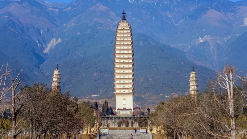 Three Pagodas – Iconic Buddhist landmarks(5)