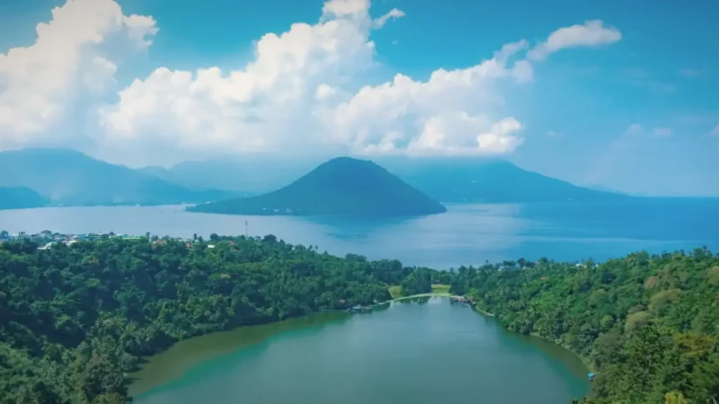 Tolire Besar & Tolire Kecil Lakes(1)