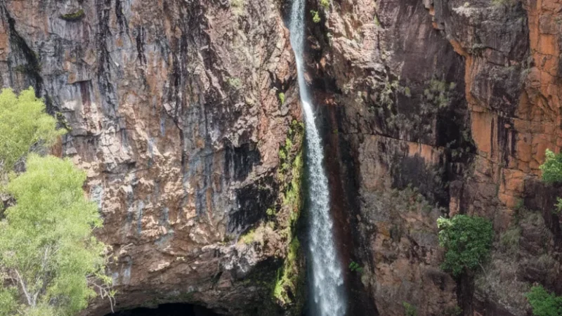 Tolmer Falls – Waterfall with scenic viewpoints(2)