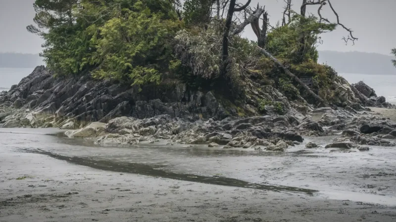 Tonquin Beach – Quiet hidden beach(3)