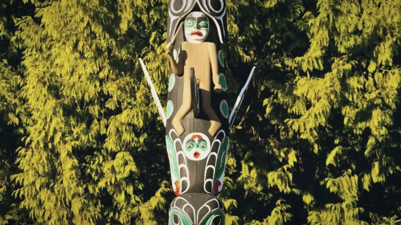 Totem Poles – Indigenous Displays(2)