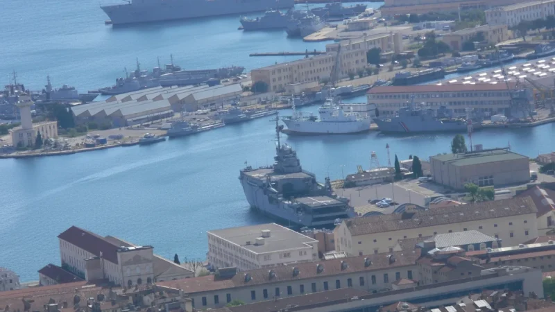 Toulon Port – Naval heritage and seaside walks(3)
