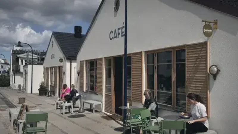 Town Center Streets – Shops & cafés(2)