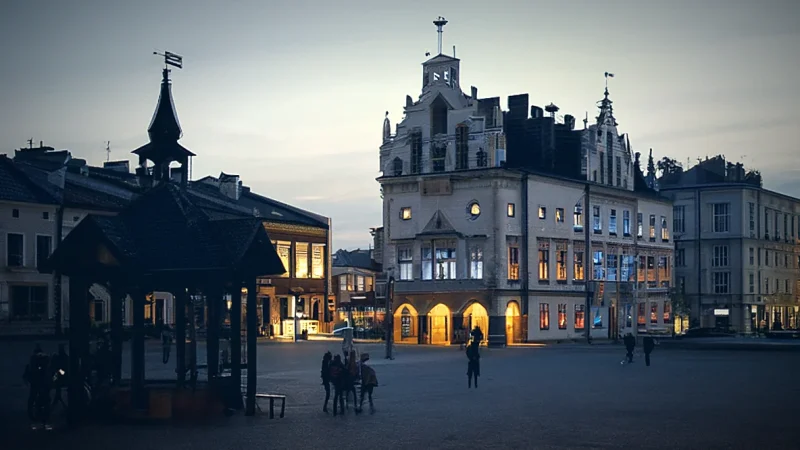 Town Hall –(1)