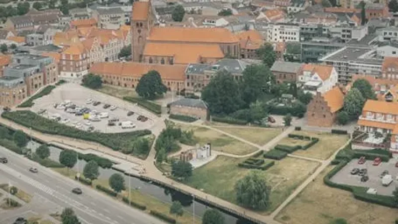 Town Square – Central public space(6)