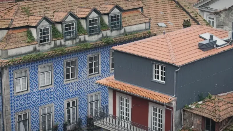 Traditional Tile Houses – Colorful residential streets(2)