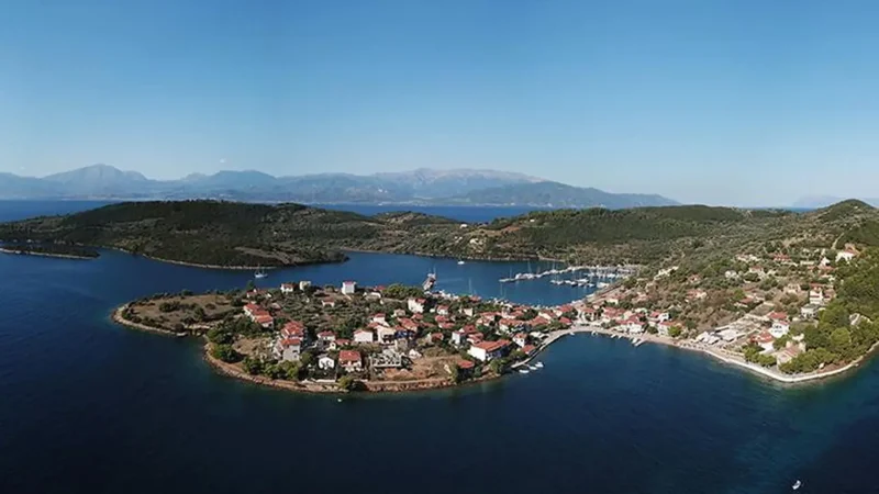 Trizonia_Island_02