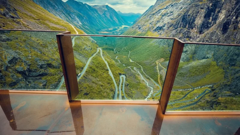 Trollstigen Viewpoint Platform – Panoramic Valley Views(1)