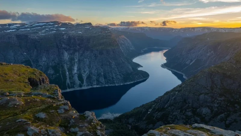 Trolltunga Viewpoint – Famous Cliff(4)
