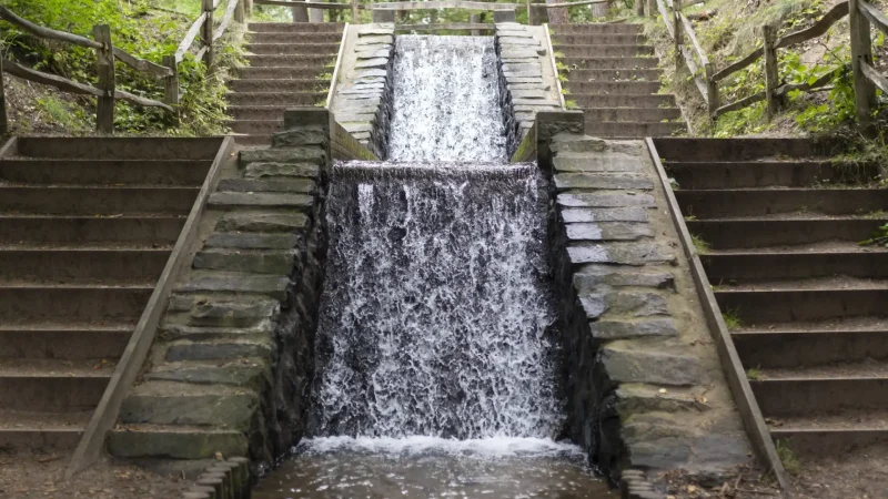 Ugchelen_Waterfalls_&_Streams_04