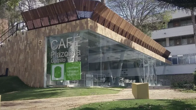 Universidad Industrial de Santander Campus – Green university grounds(6)