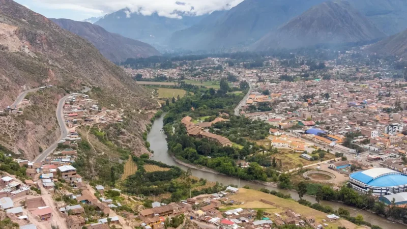 Urubamba_River_–_Scenic_riverside_views__06