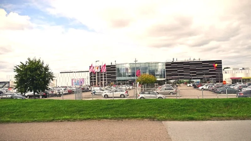 Väla Centrum Area – Shopping and dining district(6)