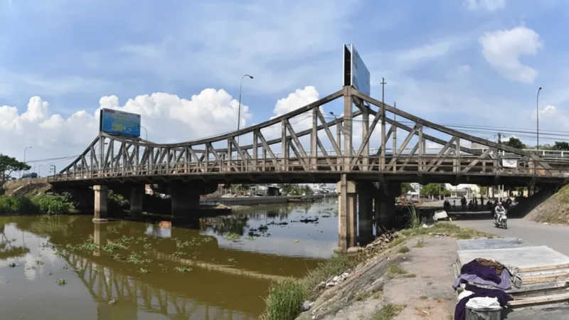 Village Bridges – Canal Viewpoints(4)