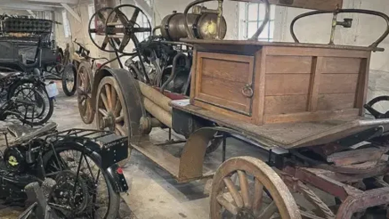 Vintage Car Museum – Classic vehicle collection(5)