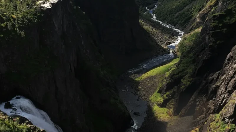 Vøringsfossen Waterfall – One of Norway’s Most Famous Waterfalls(2)