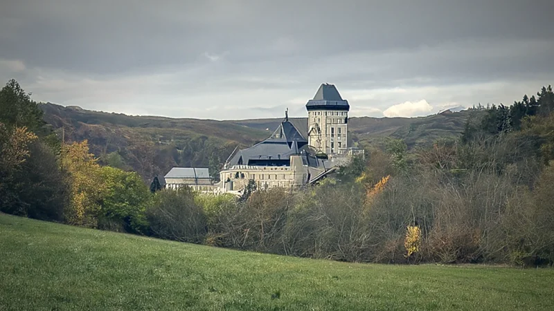Walking Trails around the Castle(3)