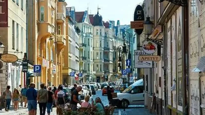 Walking_Streets_06