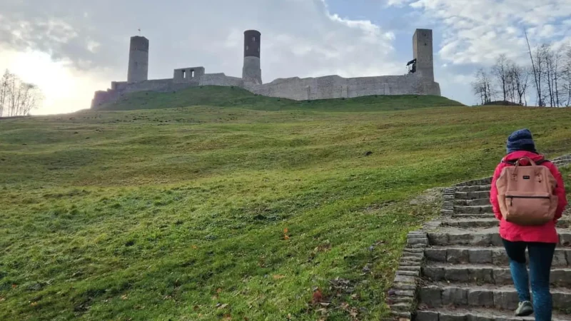 Walking_Trails_around_the_Castle_03