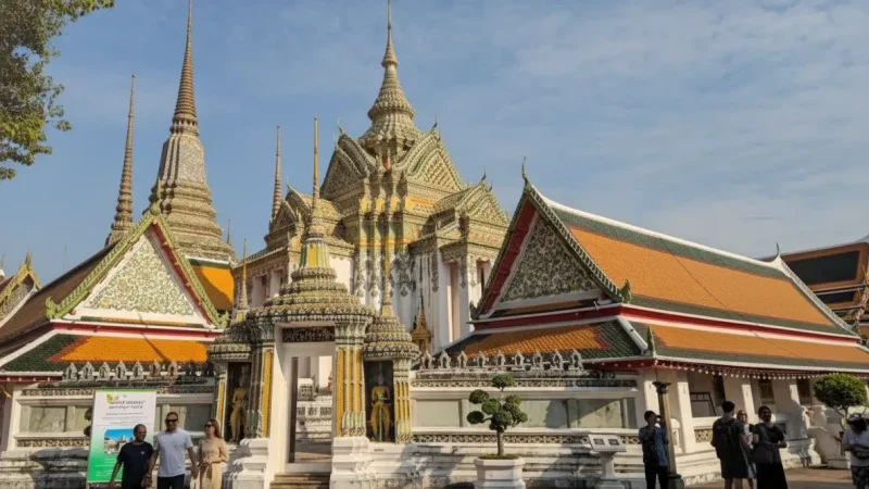 Wat_Pho_Temple_of_the_Reclining_Buddha_Travel_Guide(1)