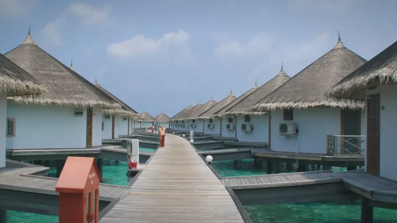 Water Villa Walkway – A scenic overwater path(2)