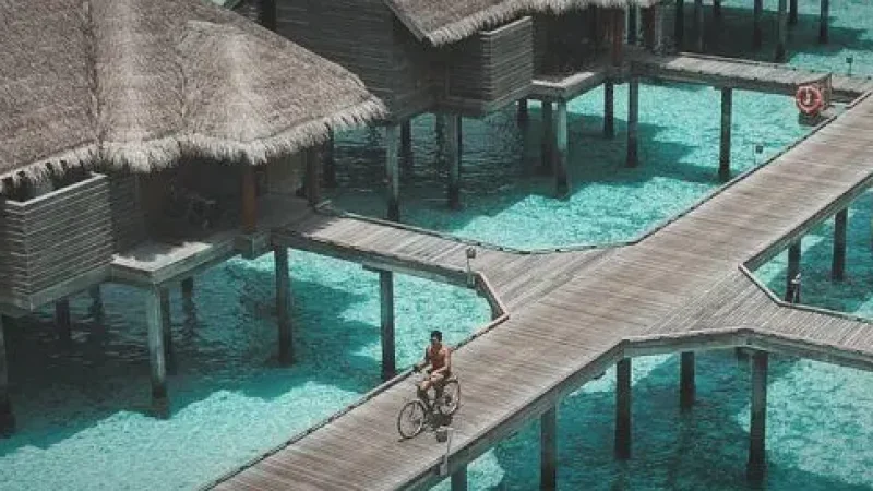 Water Villa Walkway – Scenic overwater path(5)