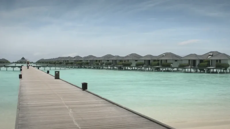 Water Villa Walkway – Scenic overwater path(5)