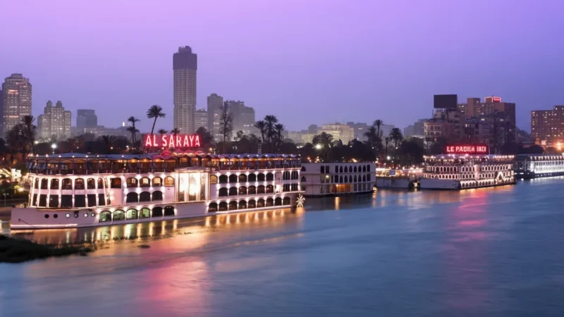 Waterfront Cafés – Relaxed Dining Spots(4)