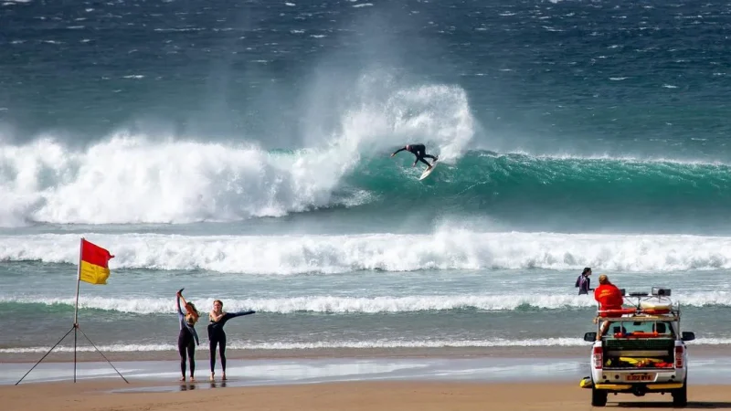 When_is_the_best_time_to_surf_Fistral_Beach