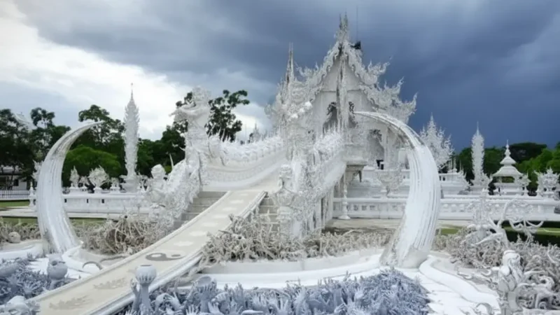 White temple & Golden triangle 5