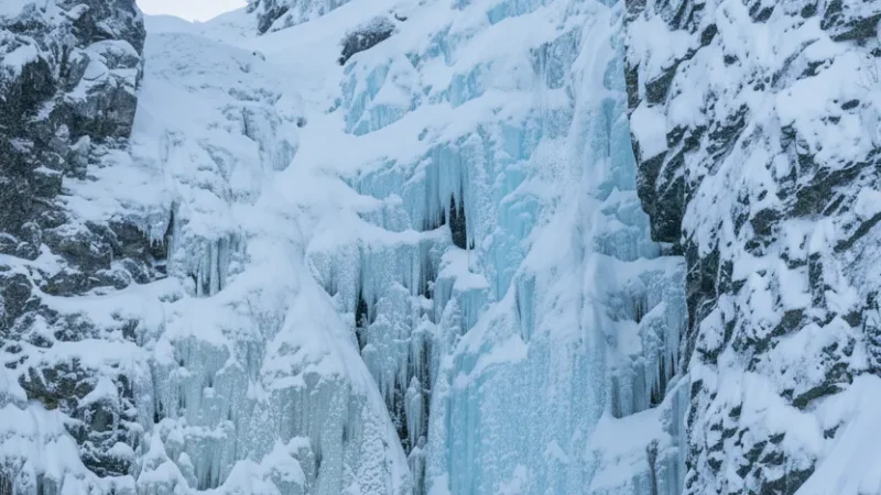 Winter Ice Climbing Areas – Seasonal Adventure(6)