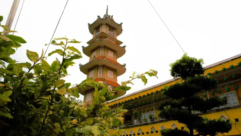 Xa Loi Tower – Multi-tiered tower with views(4)