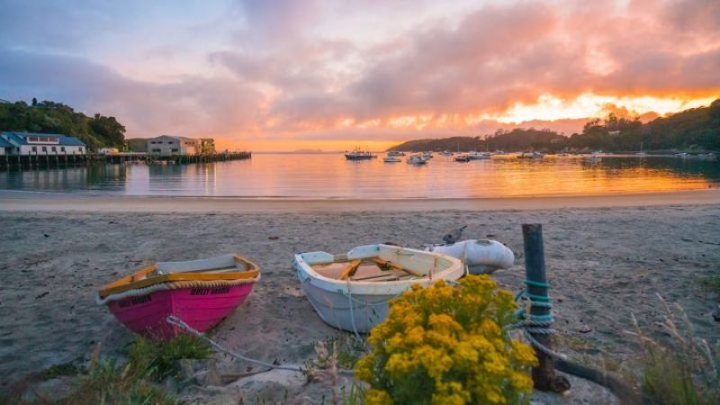halfmoon-bay-sunset-oban-stewart-island-rakiura