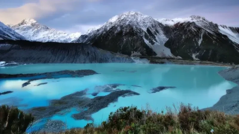 mueller-glacier-lake-mount-cook-dusk-13182407.jpg